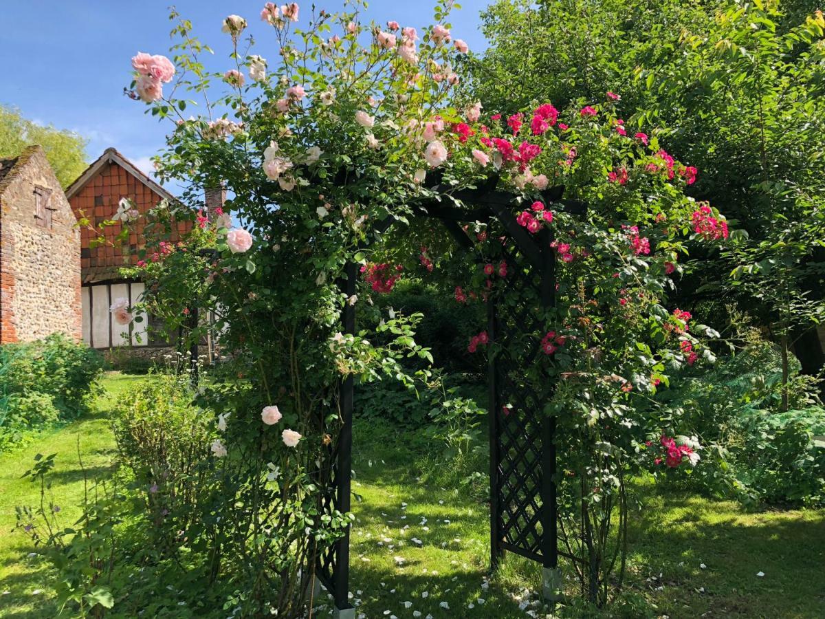 Le Clos Dessyag Montcavrel Exterior foto